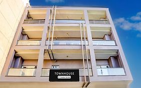 Super Townhouse Pitampura West Enclave